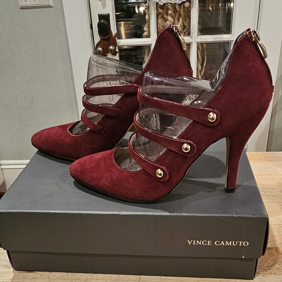 Vince Camuto Women's Burgundy Heels - Picture 4 of 7